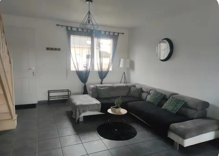 Apartment Maison Individuelle